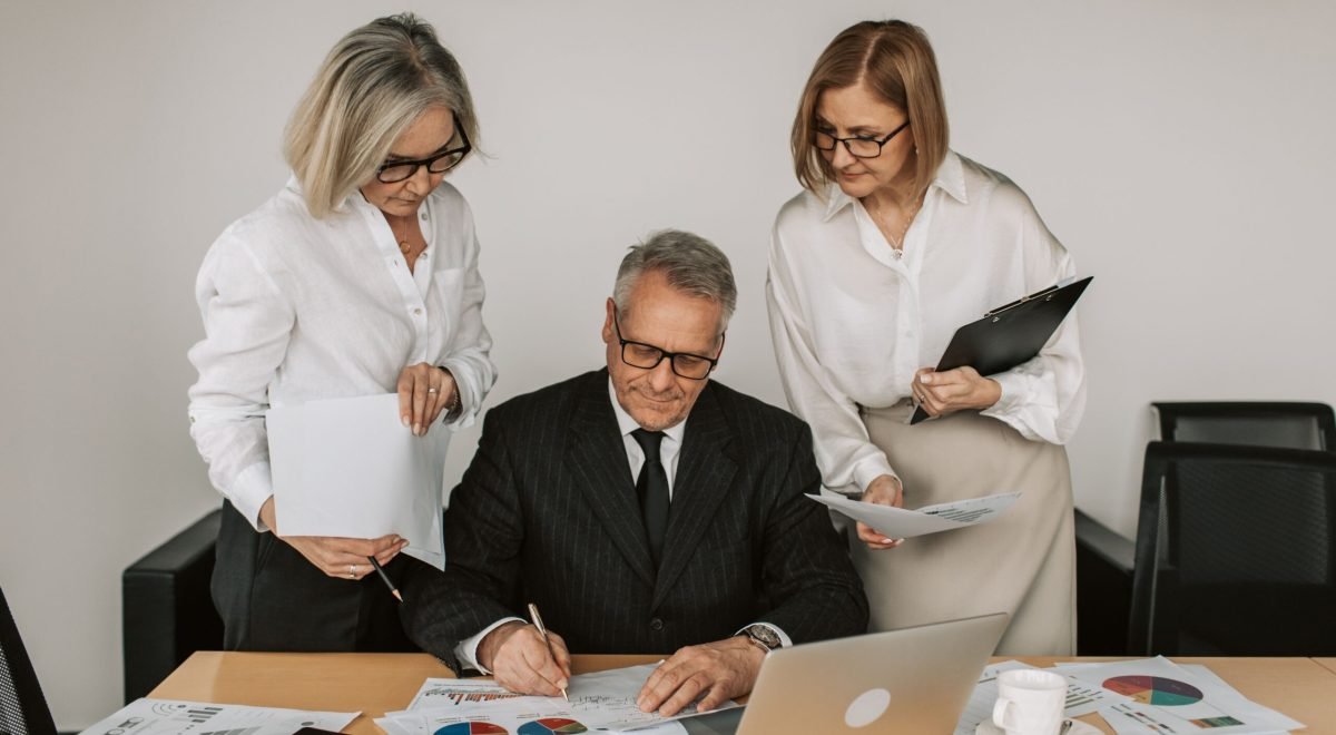 How Data Analytics Helps Businesses Make Better Decisions